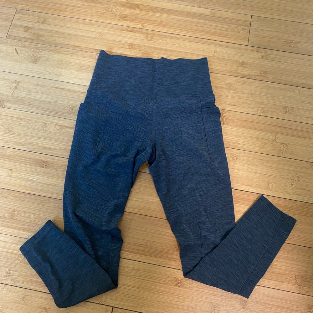 Athleta salutation 7/8 heather blue